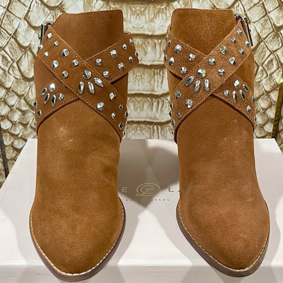 Chinese Laundry Studded Bootie
RUSTY BROWN / 8.5 - Picture 11 of 12